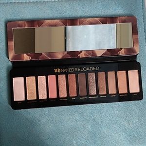 Urban Decay Naked Reloaded eyeshadow palette